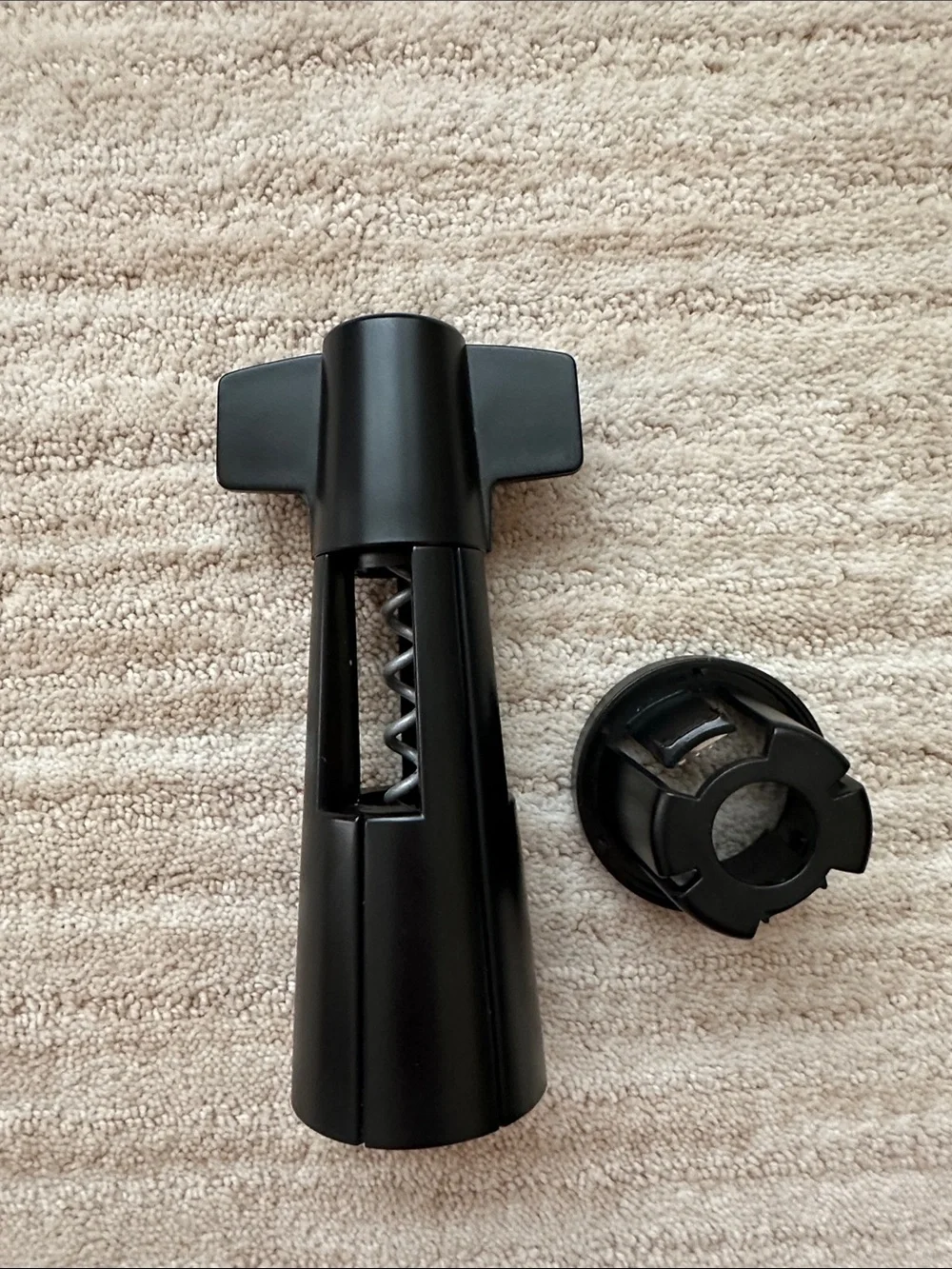 Pampered Chef Wine Bottle Opener & Foil Cutter #2155 Black